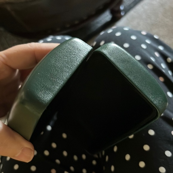 Gioventu Milano Dark Green Hard Shell Eyeglass Case - Picture 9 of 10